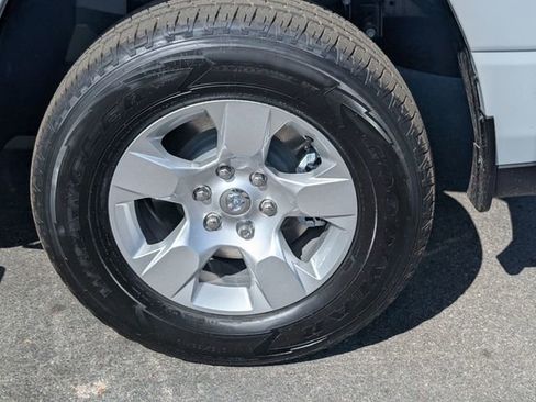 New 2026 RAM 1500 2WD Crew Cab image 8