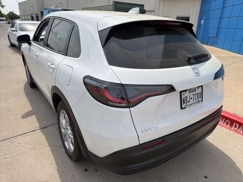 Used 2025 Honda HR-V LX image 7