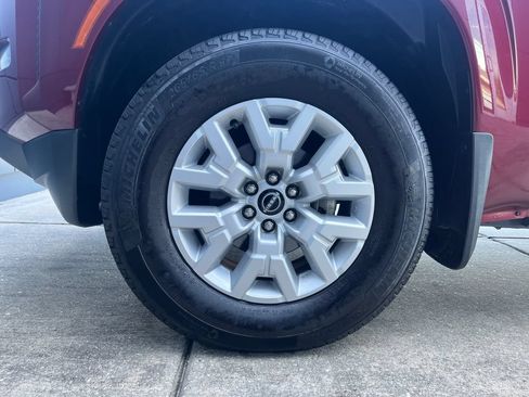 Certified 2024 Nissan Frontier SV w/ SV Convenience Package RWD image 27