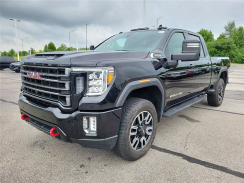 Used 2021 GMC Sierra 2500 AT4 w/ AT4 Premium Plus Package AWD/4WD image 2