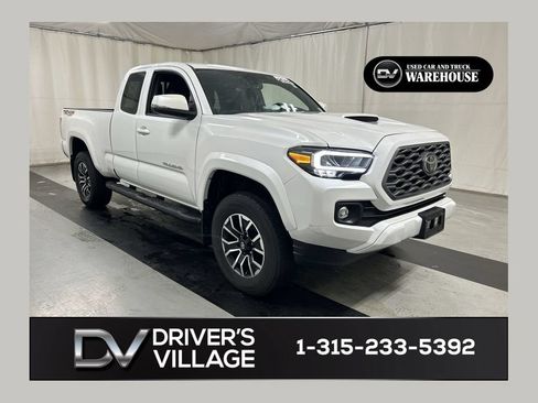Used 2022 Toyota Tacoma TRD Sport AWD/4WD image 1