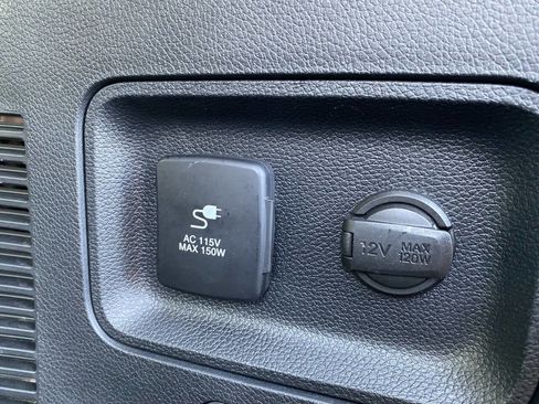 Used 2017 Hyundai Santa Fe Limited w/ Cargo Package image 31