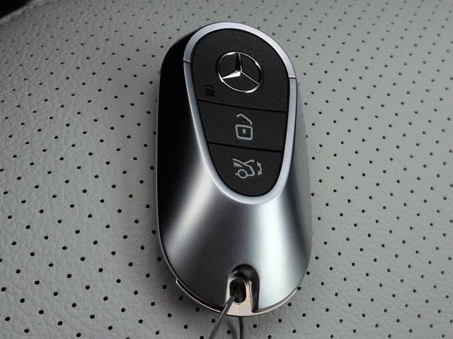 Used 2026 Mercedes-Benz GLC 300 image 30