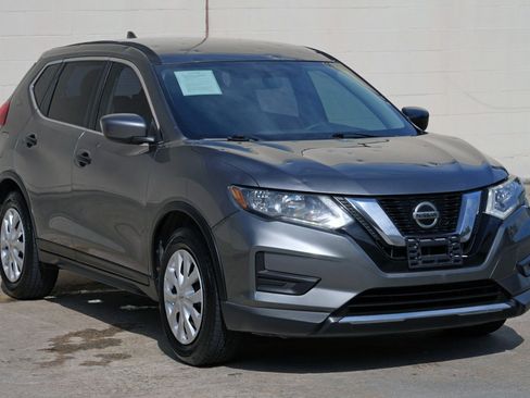 Used 2018 Nissan Rogue S FWD image 46