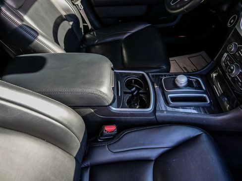 Used 2022 Chrysler 300 Touring L RWD image 15