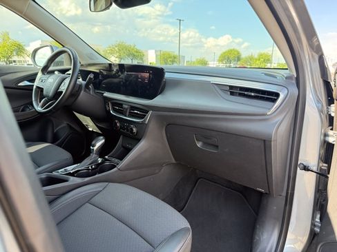 Used 2025 Buick Encore GX Preferred FWD image 12