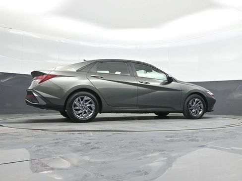 Used 2024 Hyundai Elantra SEL image 39