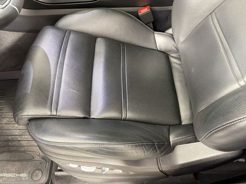 Certified 2021 Porsche Cayenne Coupe AWD/4WD image 14