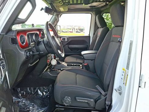 Used 2018 Jeep Wrangler Unlimited Rubicon AWD/4WD image 13