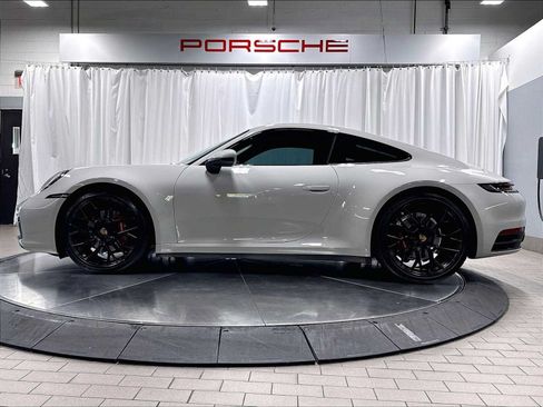Used 2021 Porsche 911 Carrera RWD image 2