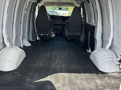 Used 2021 Chevrolet Express 2500 w/ Driver Convenience Package RWD image 20