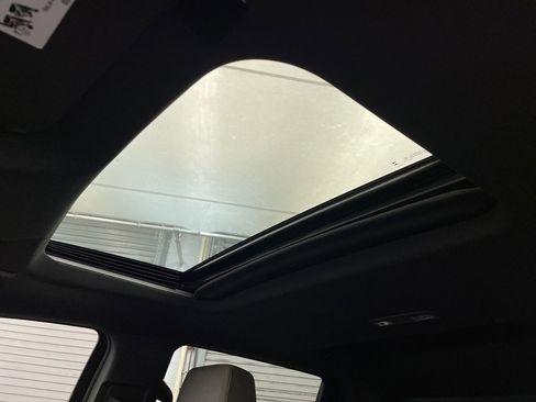 Used 2024 Chevrolet Silverado 1500 ZR2 w/ Technology Package image 19