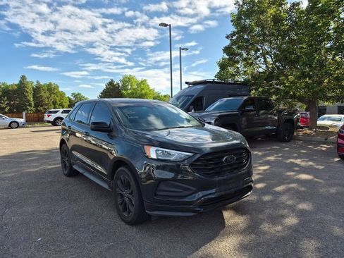 Used 2022 Ford Edge SE w/ Black Appearance Package AWD/4WD image 3
