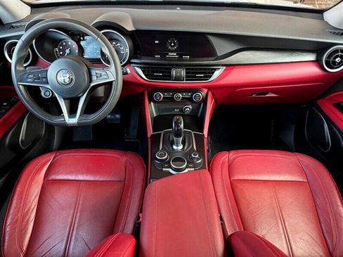 Used 2018 Alfa Romeo Stelvio AWD image 5