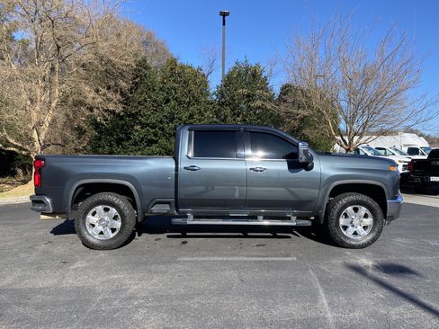 Used 2020 Chevrolet Silverado 2500 LTZ w/ LTZ Plus Package image 9
