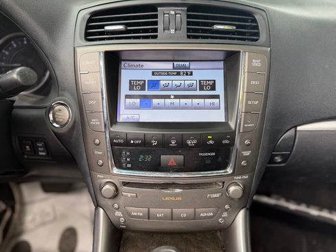 Used 2011 Lexus IS 250C w/ Luxury Pkg RWD image 23