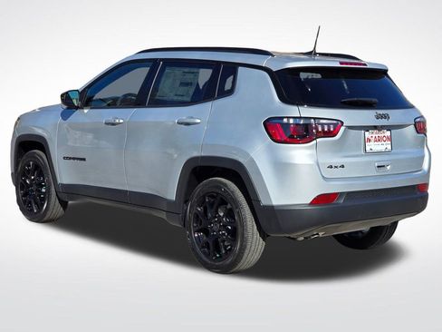 New 2026 Jeep Compass Latitude image 18