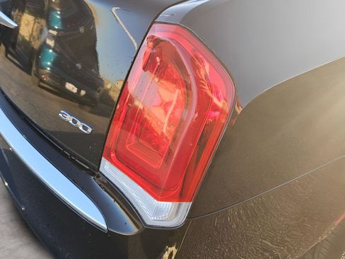 Used 2021 Chrysler 300 Touring w/ Chrome Appearance Package image 13