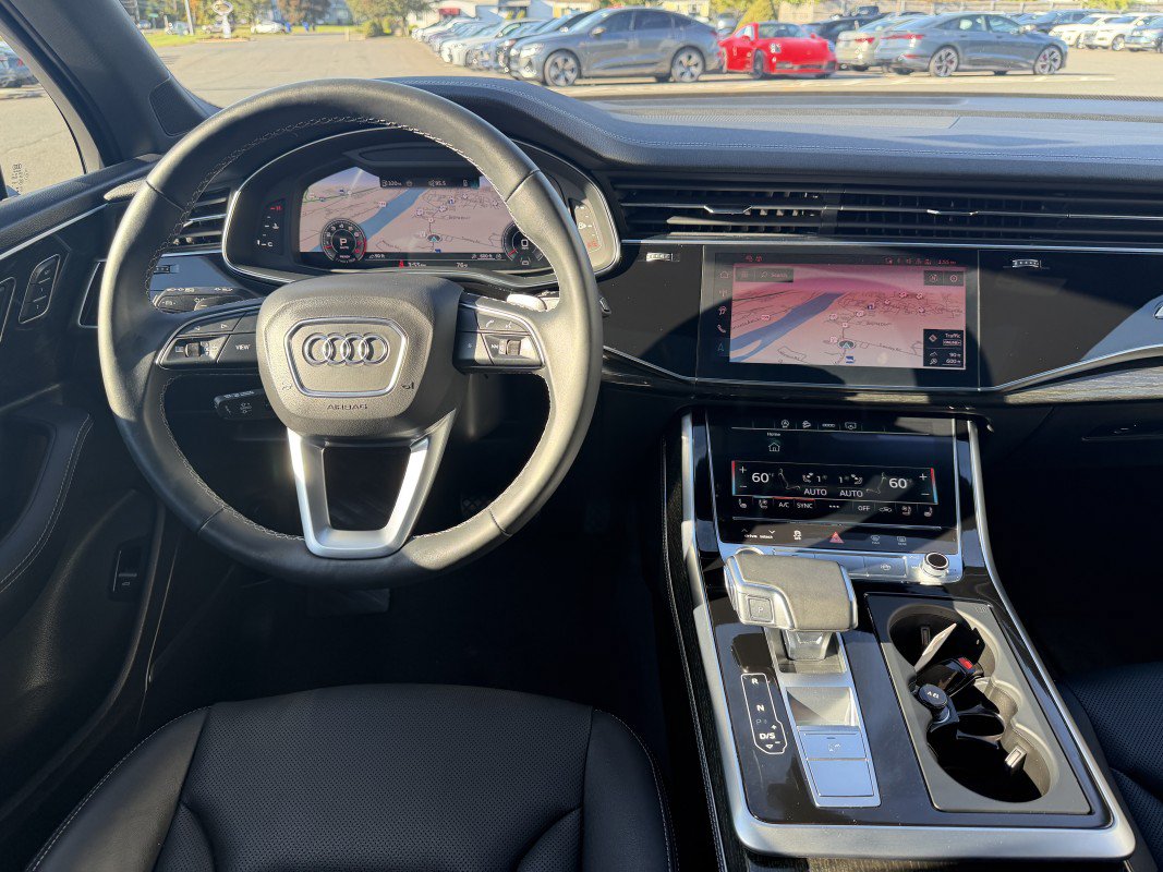 Used 2025 Audi Q7 3.0T Premium Plus w/ Premium Plus Package AWD/4WD image 33
