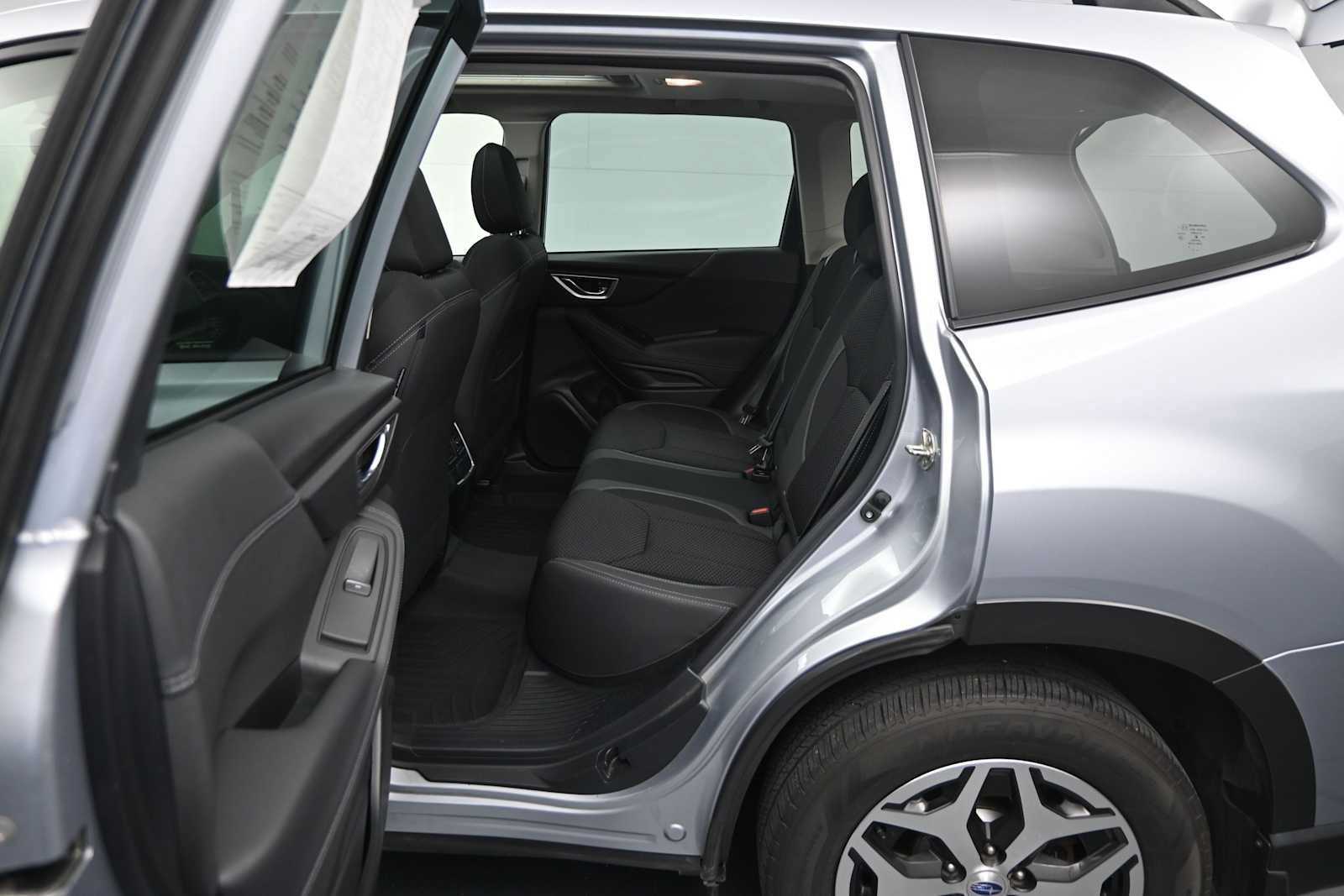 Used 2021 Subaru Forester Premium AWD/4WD image 7