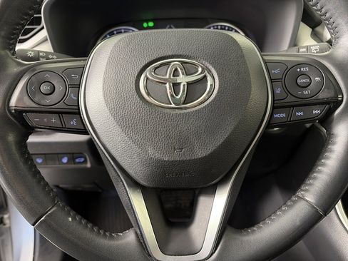 Used 2022 Toyota RAV4 XLE image 16