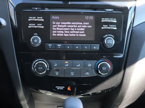 Used 2016 Nissan Rogue S image 14