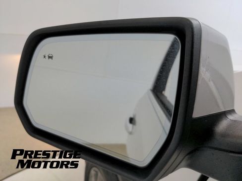 Used 2017 GMC Acadia SLT FWD image 16