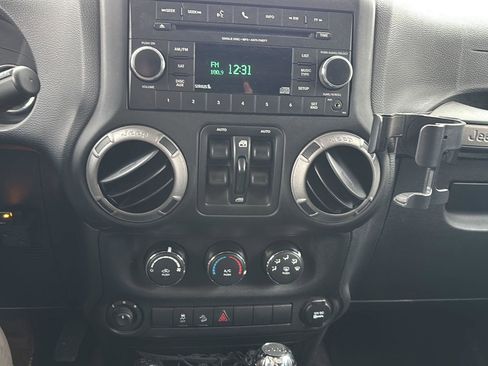 Used 2015 Jeep Wrangler Unlimited Sport w/ Quick Order Package 24S image 18