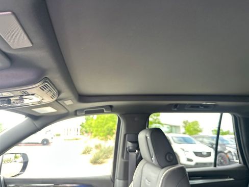 New 2026 Cadillac Escalade Luxury w/ LPO, Floor Liner Package AWD/4WD image 33