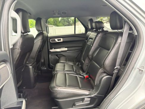 Used 2024 Ford Explorer XLT w/ Equipment Group 202A AWD/4WD image 29