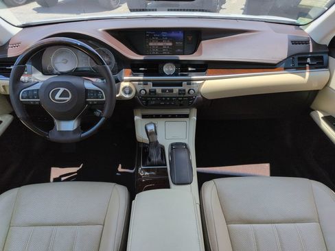 Used 2018 Lexus ES 350 w/ Luxury Package w/Wood Trim FWD image 14