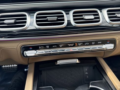 Used 2024 Mercedes-Benz GLS 450 4MATIC image 19