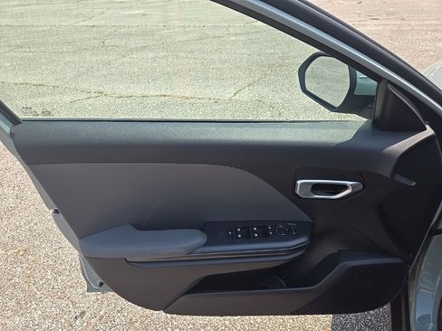 Used 2025 Kia K4 FWD image 16