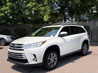 Used 2019 Toyota Highlander XLE AWD/4WD video 2