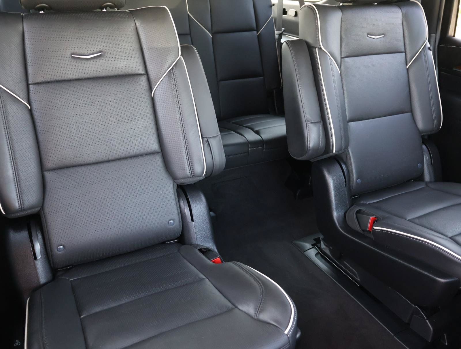 Used 2024 Cadillac Escalade ESV Premium Luxury w/ Performance Package AWD/4WD image 25