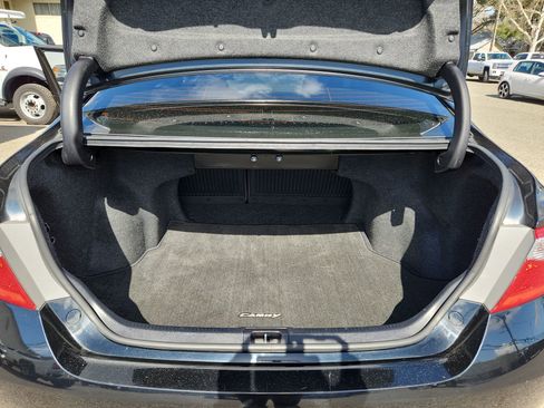 Used 2015 Toyota Camry SE image 19