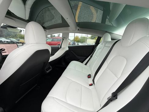Used 2022 Tesla Model 3 Long Range AWD/4WD image 16
