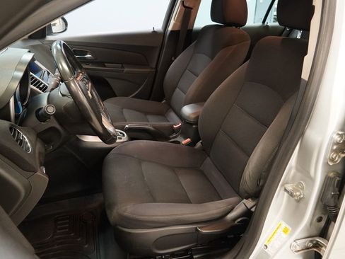 Used 2013 Chevrolet Cruze LT image 3
