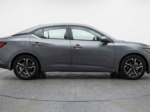 Used 2025 Nissan Sentra SV FWD image 11