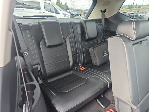 Used 2022 Volkswagen Atlas SEL Premium image 15