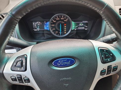 Used 2013 Ford Explorer XLT image 15