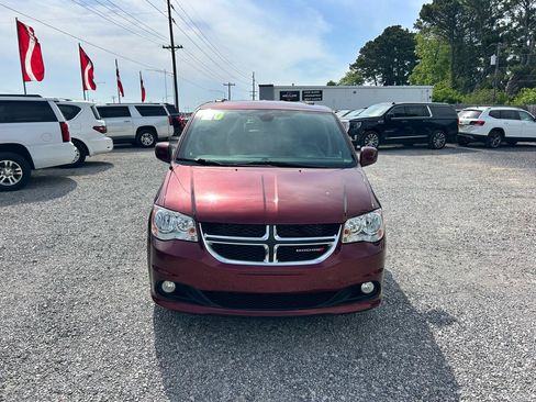 Used 2020 Dodge Grand Caravan SXT FWD image 16