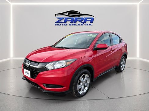 Used 2017 Honda HR-V LX image 3