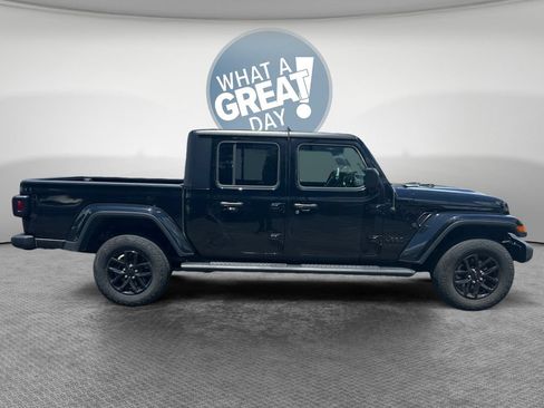 Used 2022 Jeep Gladiator Sport AWD/4WD image 2