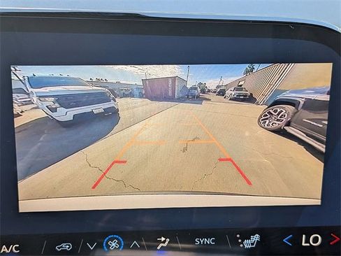 New 2026 Chevrolet Traverse LT image 23