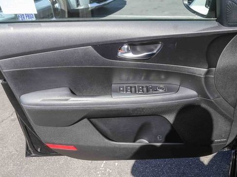 Used 2023 Kia Forte GT-Line w/ GT-Line Premium Package image 21