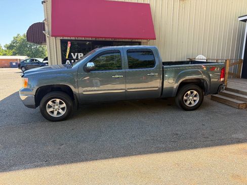 Used 2011 GMC Sierra 1500 SLE w/ Power Tech Package AWD/4WD image 7