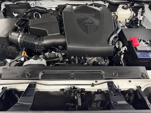 Used 2023 Toyota Tacoma TRD Off-Road AWD/4WD image 18