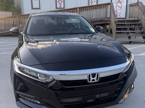 Used 2019 Honda Accord EX image 8