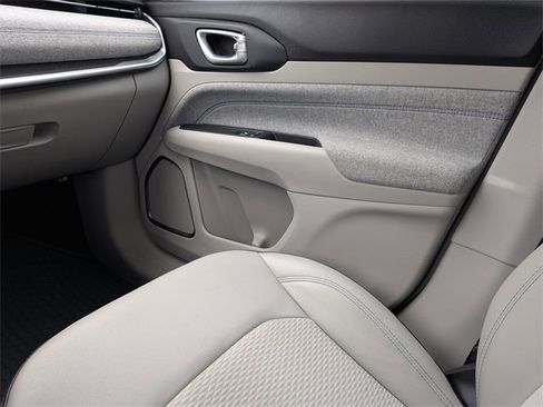 Used 2022 Jeep Compass Latitude w/ Convenience Group image 21